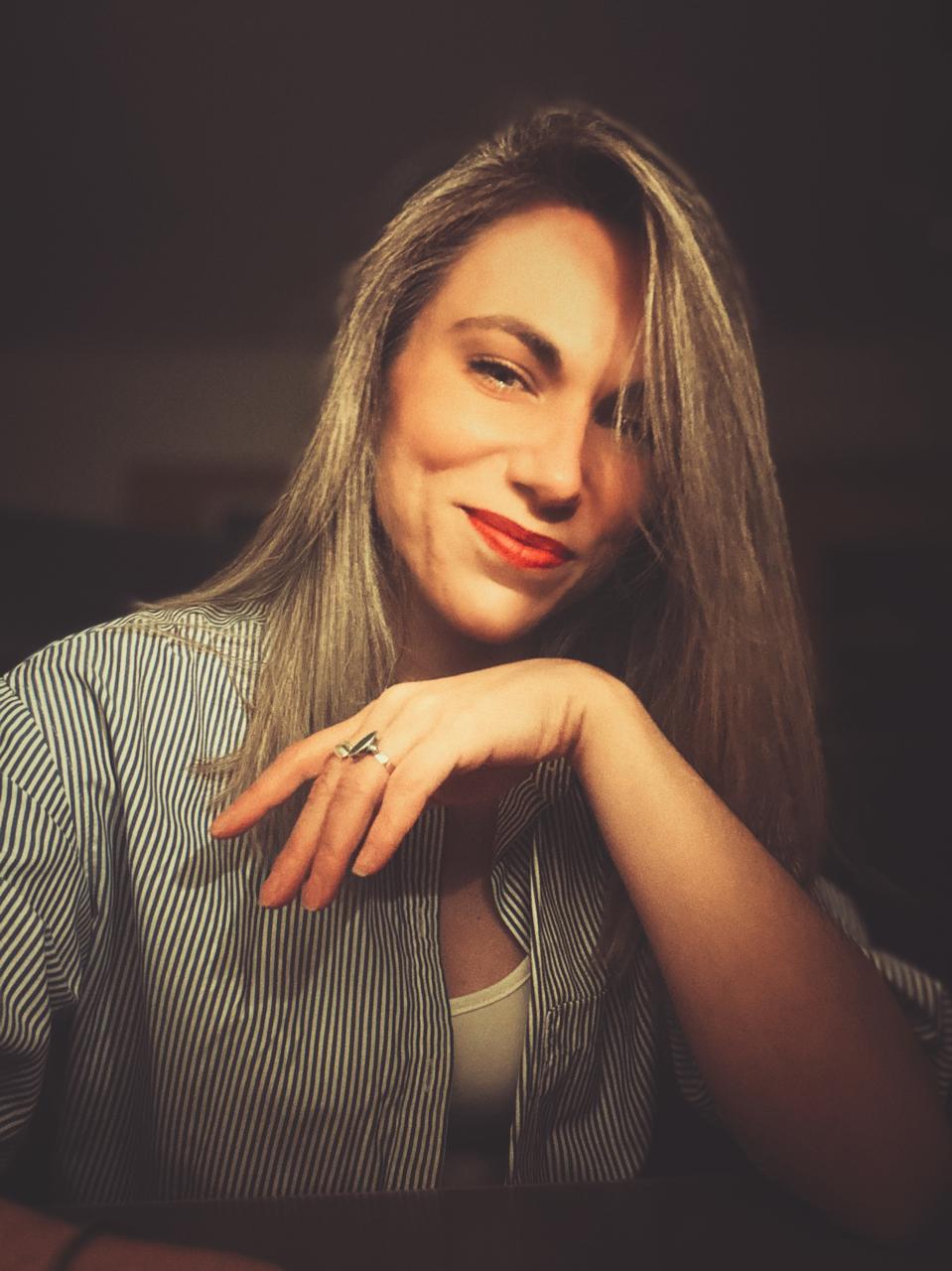 Supporting seated portrait